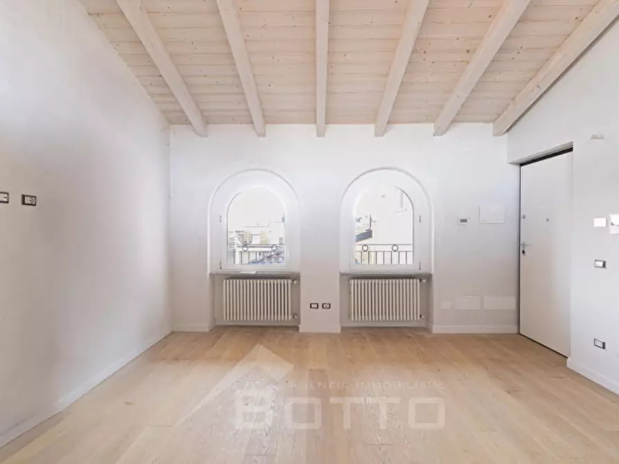 Immagine 4 di Appartamento in vendita  in Piazza Italia, 1 a Gattinara