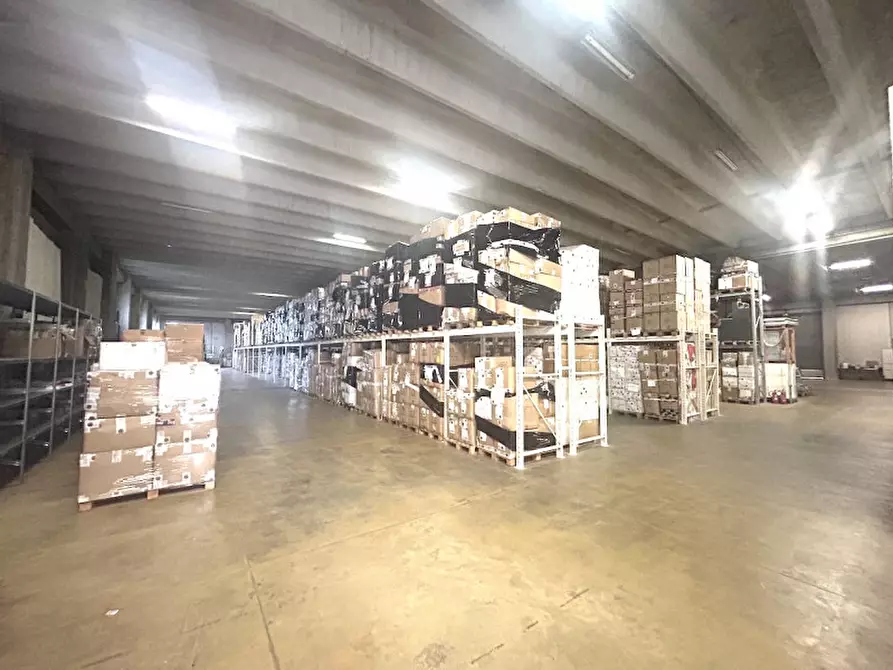 Immagine 2 di Capannone industriale in affitto  in VIA AUSA a Coriano
