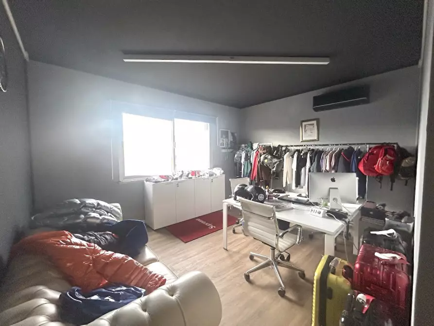 Immagine 6 di Capannone industriale in affitto  in VIA AUSA a Coriano