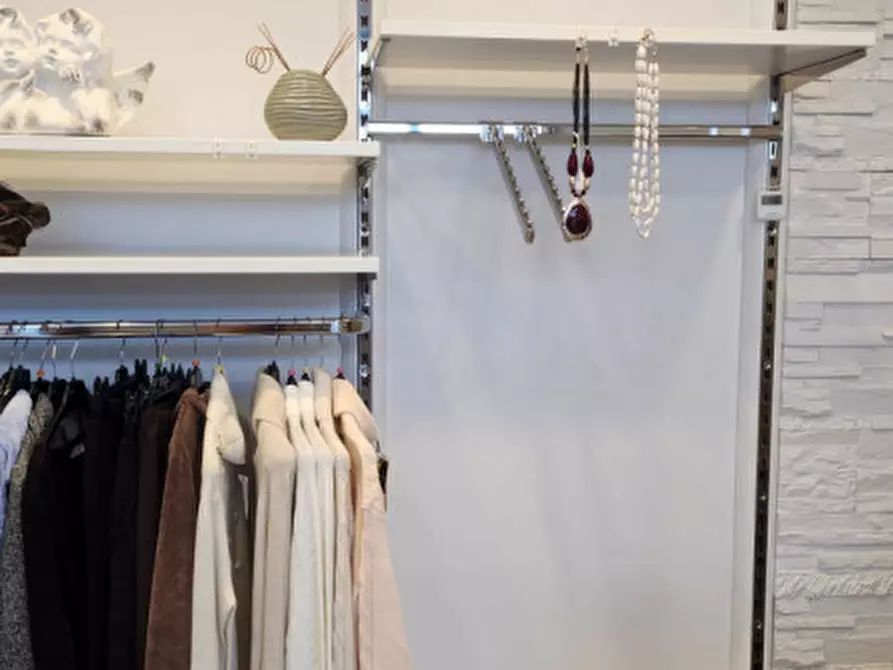 Immagine 2 di Negozio in vendita  in Via Brentella 29 a Selvazzano Dentro