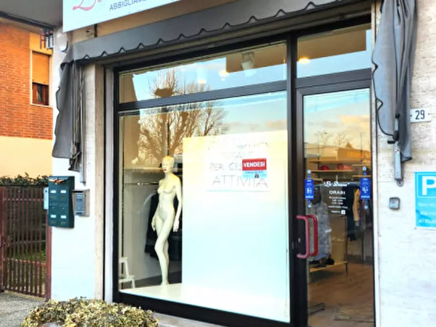 Immagine 3 di Negozio in vendita  in Via Brentella 29 a Selvazzano Dentro