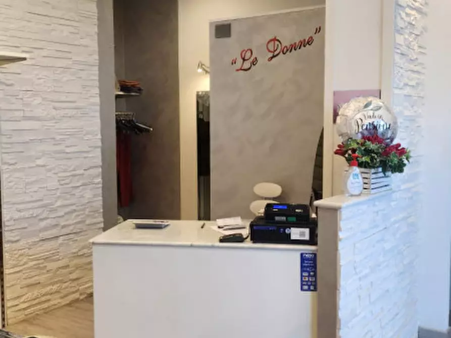 Immagine 6 di Negozio in vendita  in Via Brentella 29 a Selvazzano Dentro