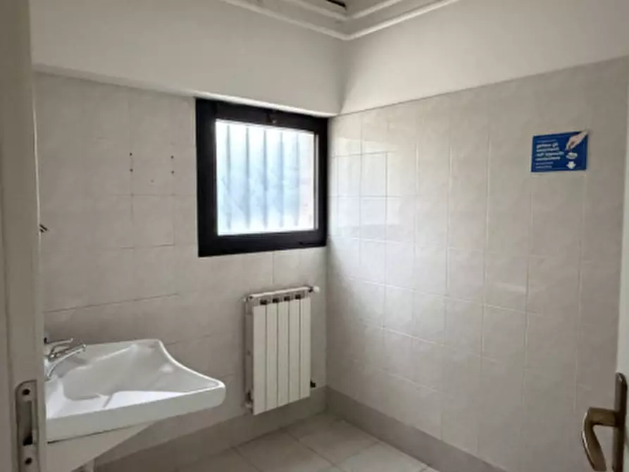 Immagine 8 di Negozio in vendita  in Via Cardinal Callegari, 30 a Padova