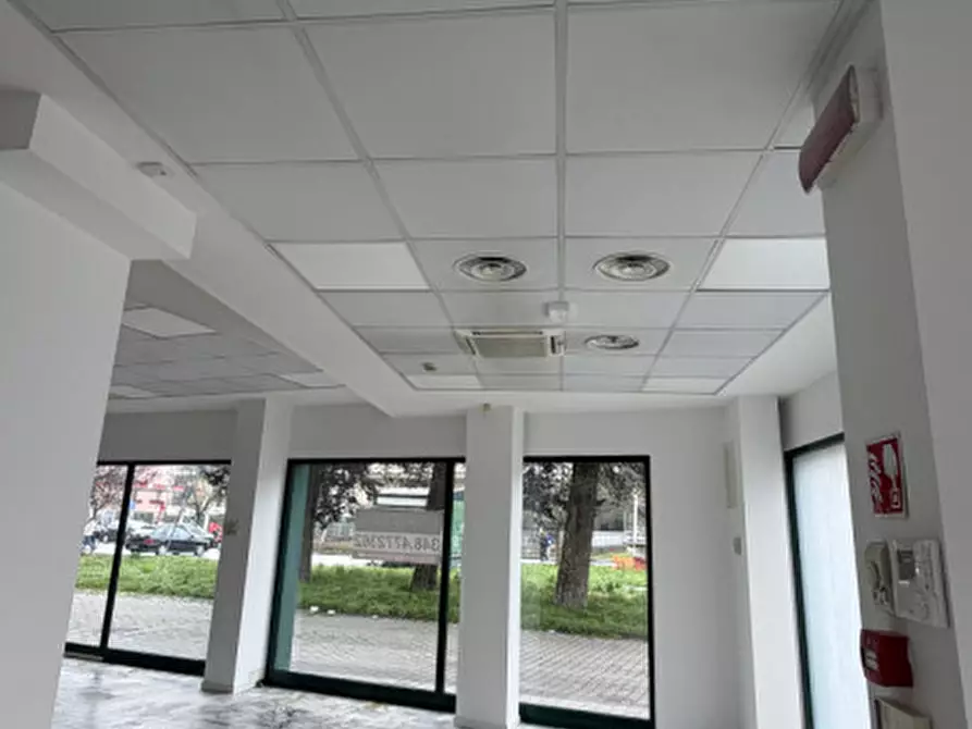 Immagine 25 di Negozio in vendita  in Via Cardinal Callegari, 30 a Padova