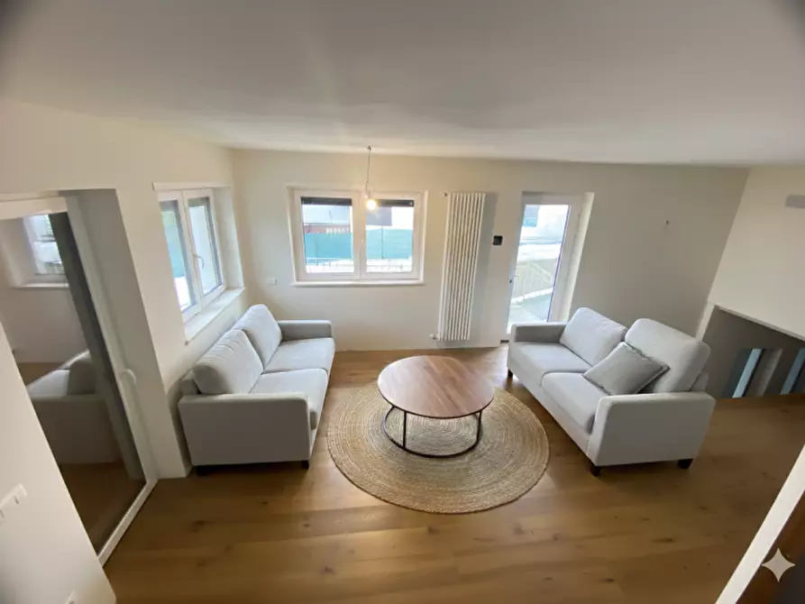 Immagine 1 di Appartamento in vendita  in Via Cesare Battisti a Asiago