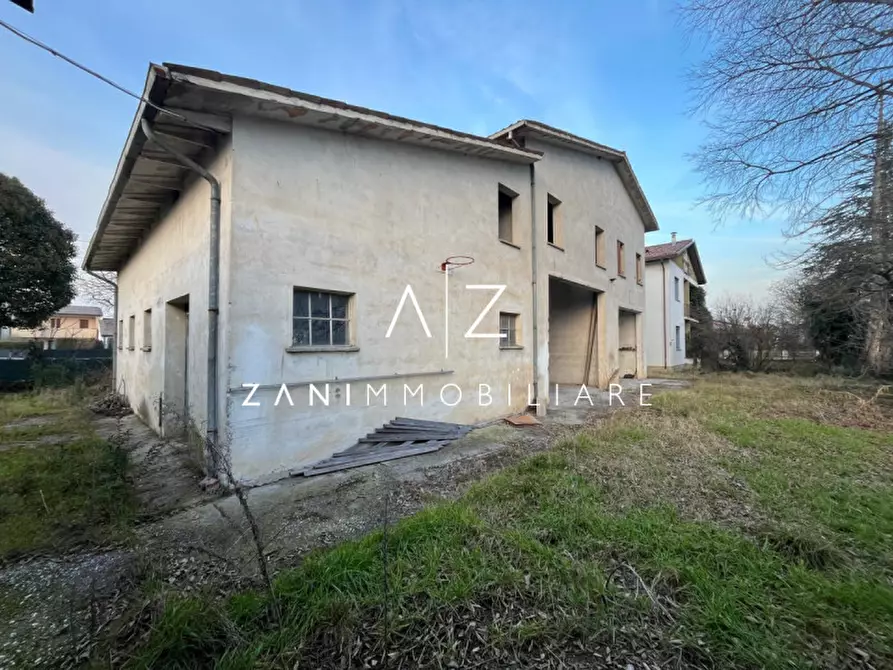 Immagine 1 di Casa indipendente in vendita  in Via Montebelluna di Salvarosa a Castelfranco Veneto