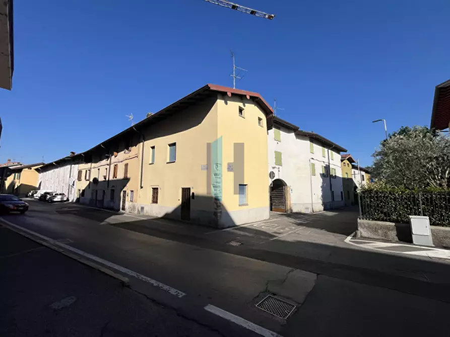 Immagine 2 di Appartamento in vendita  in via Santo Jesus a Curno