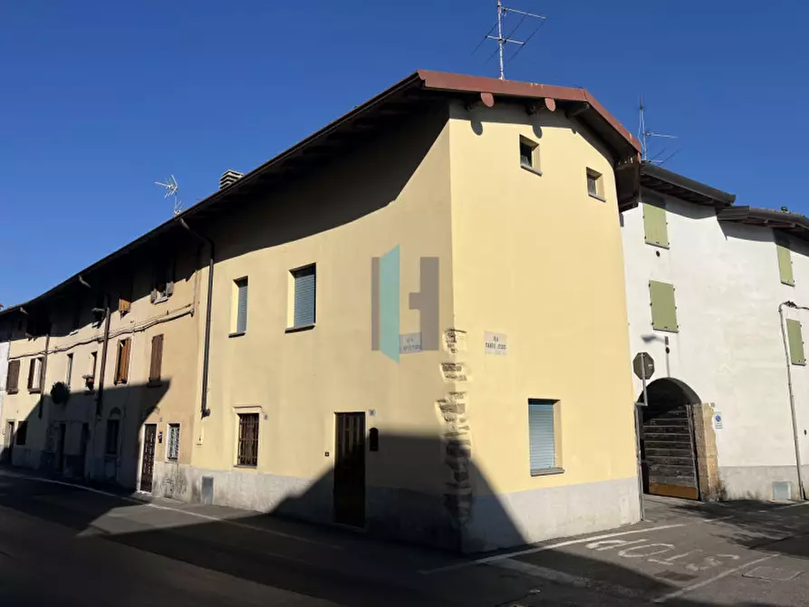 Immagine 3 di Appartamento in vendita  in via Santo Jesus a Curno