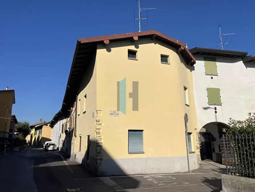 Immagine 4 di Appartamento in vendita  in via Santo Jesus a Curno