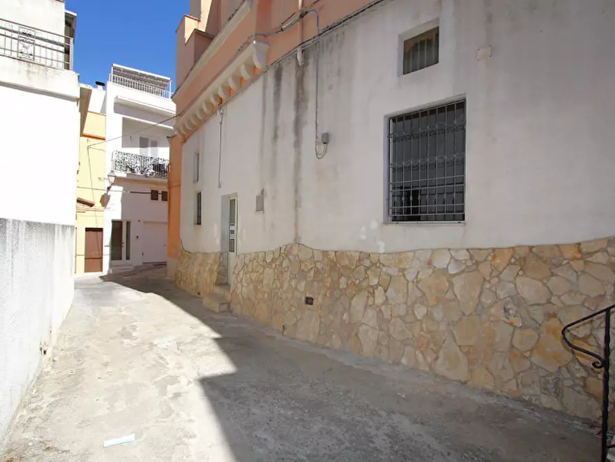 Immagine 1 di Casa indipendente in vendita  in via de filippo a Matino