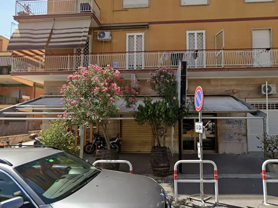 Immagine 1 di Negozio in vendita  in Via dell'Acquedotto Paolo a Roma