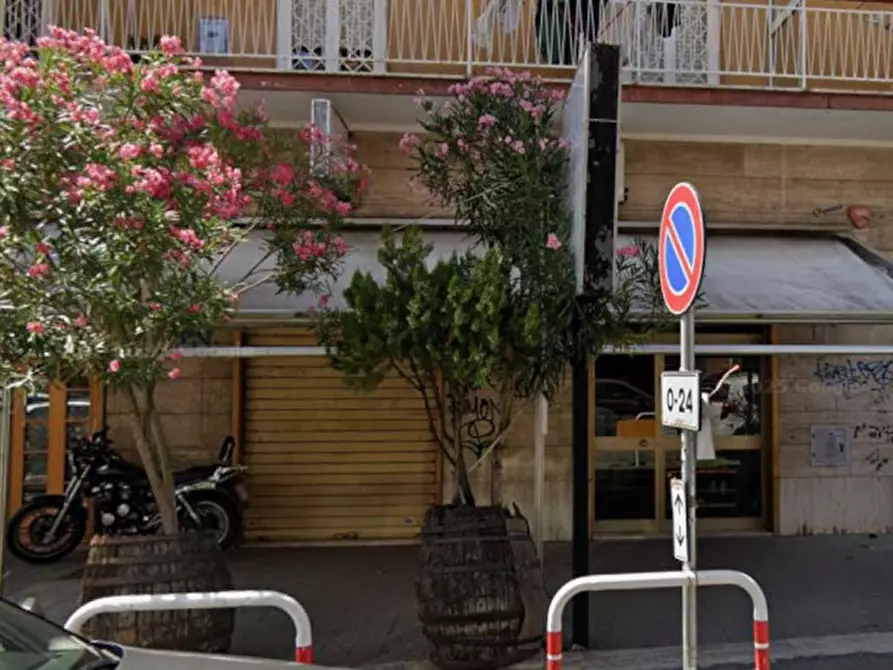 Immagine 2 di Negozio in vendita  in Via dell'Acquedotto Paolo a Roma