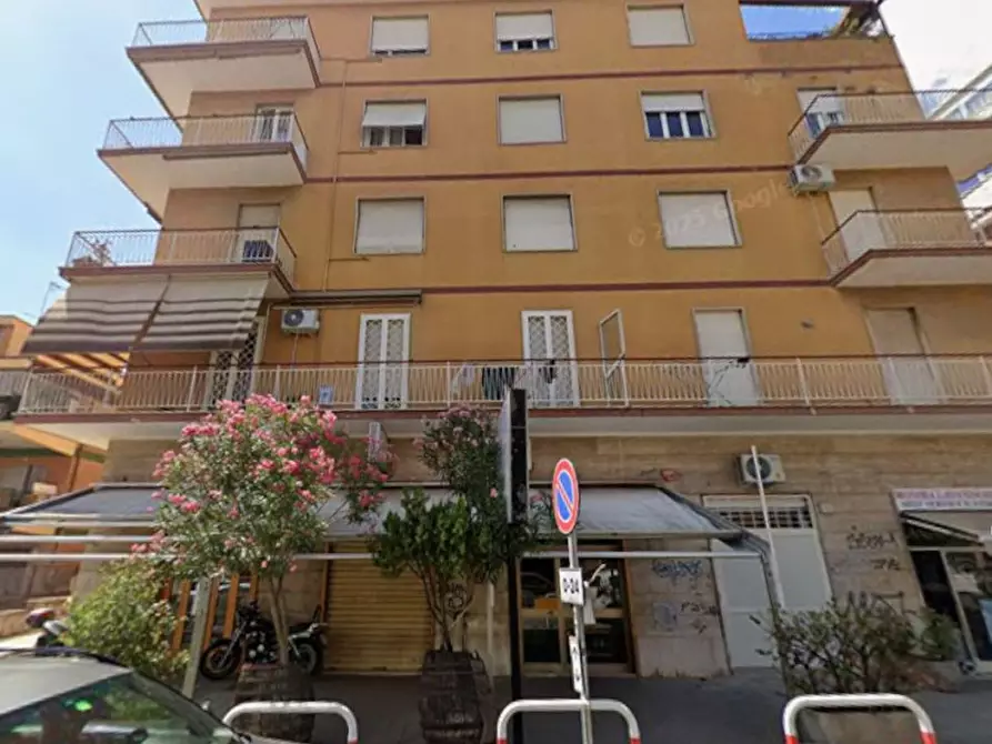 Immagine 3 di Negozio in vendita  in Via dell'Acquedotto Paolo a Roma