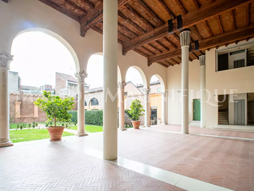 Immagine 19 di Appartamento in vendita  in Via Brasavola a Ferrara