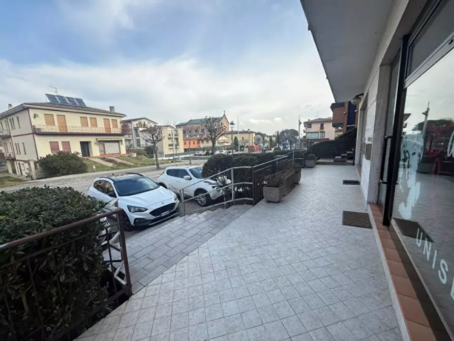 Immagine 6 di Negozio in vendita  in Via Mirabello 55 a Torreglia