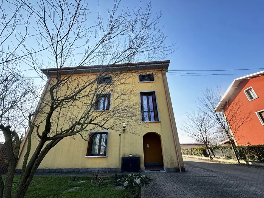 Immagine 3 di Casa bifamiliare in vendita  in Via Cavour, 10 a Colorno