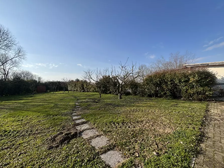 Immagine 8 di Casa bifamiliare in vendita  in Via Cavour, 10 a Colorno