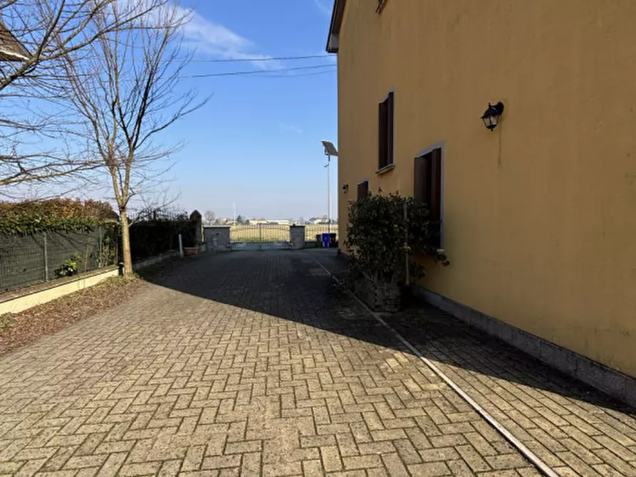 Immagine 54 di Casa bifamiliare in vendita  in Via Cavour, 10 a Colorno