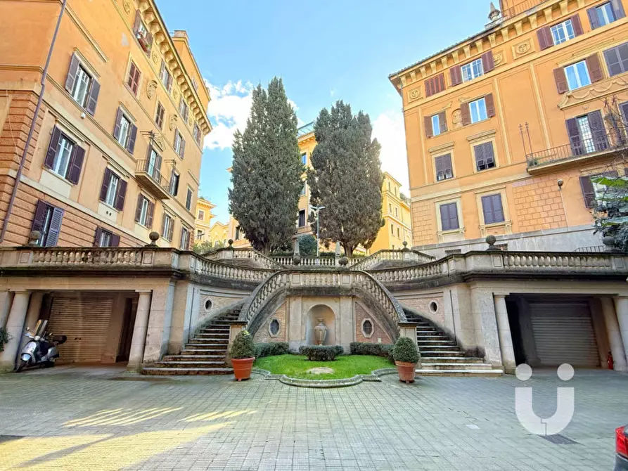 Immagine 21 di Appartamento in vendita  in Viale Bruno Buozzi a Roma