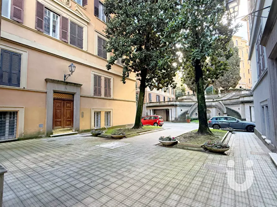 Immagine 25 di Appartamento in vendita  in Viale Bruno Buozzi a Roma