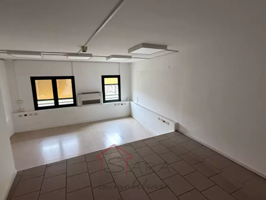 Immagine 15 di Negozio in affitto  in Via Cardinal Callegari, 30 a Padova
