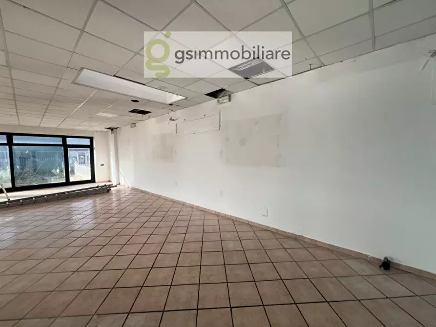 Immagine 10 di Negozio in vendita  in via armando diaz a San Zeno Naviglio