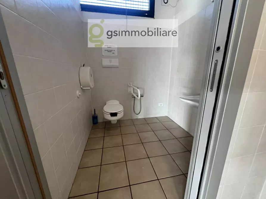 Immagine 24 di Negozio in vendita  in via armando diaz a San Zeno Naviglio