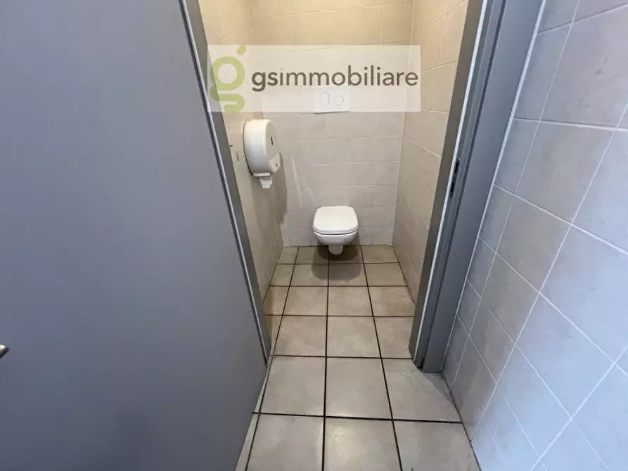 Immagine 29 di Negozio in vendita  in via armando diaz a San Zeno Naviglio