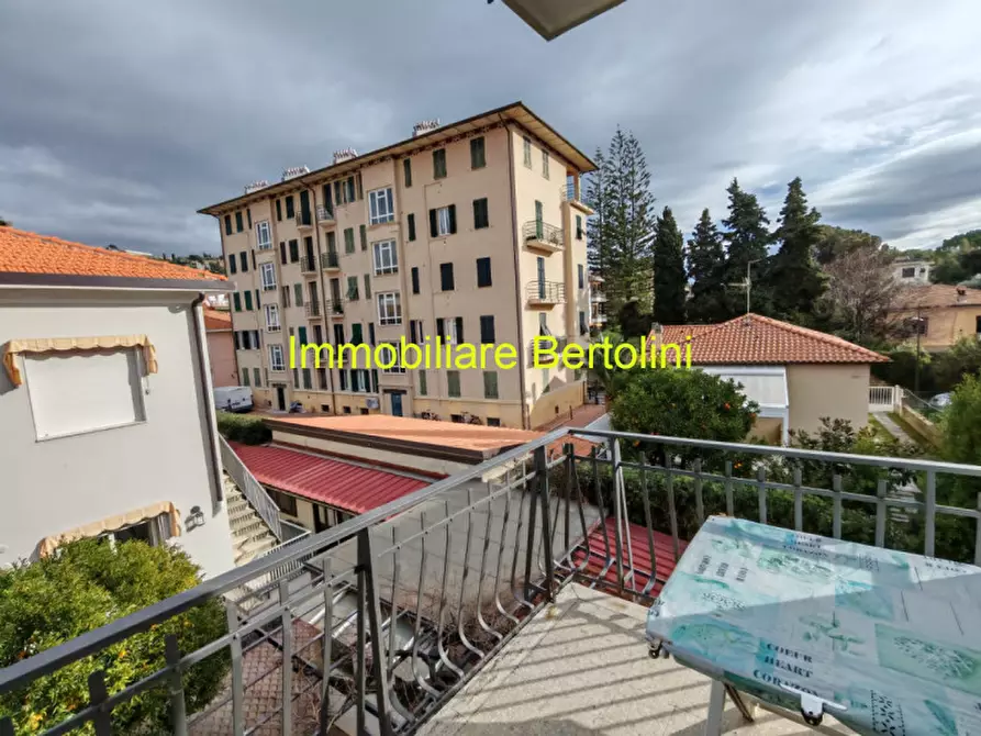 Immagine 13 di Appartamento in vendita  in Via Lagazzi a Bordighera