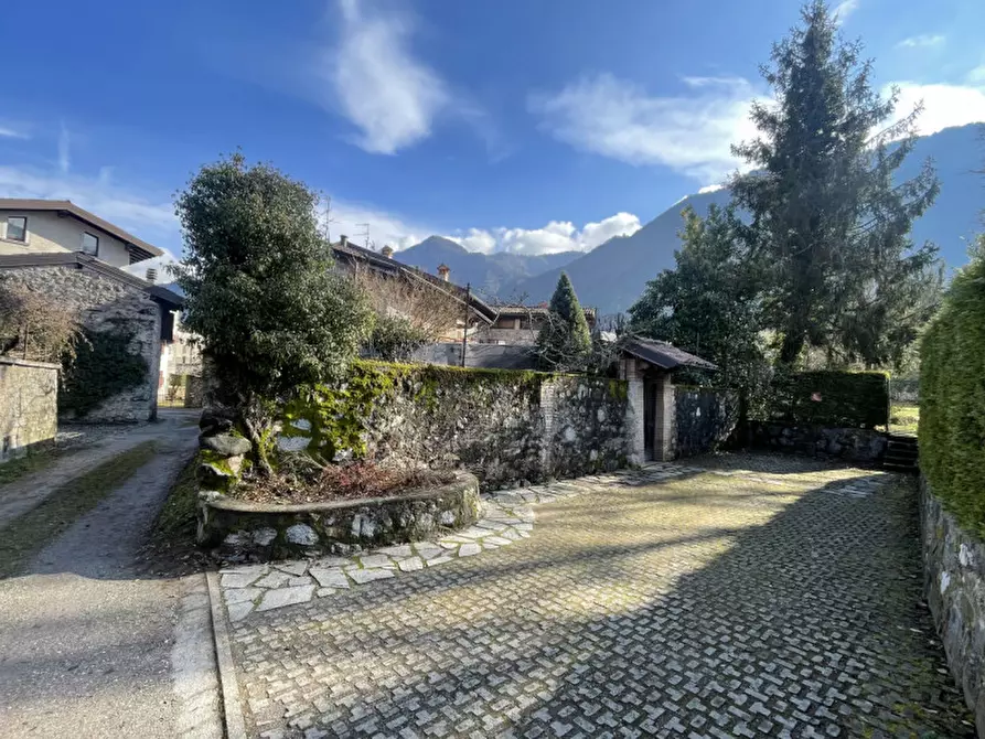 Immagine 4 di Casa bifamiliare in vendita  in Via Castello a Idro