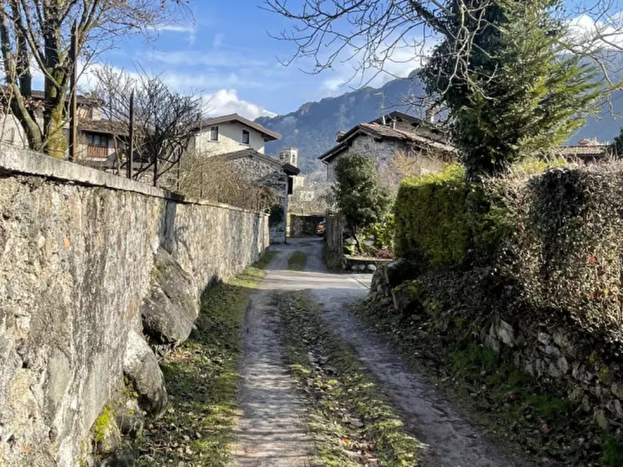 Immagine 13 di Casa bifamiliare in vendita  in Via Castello a Idro