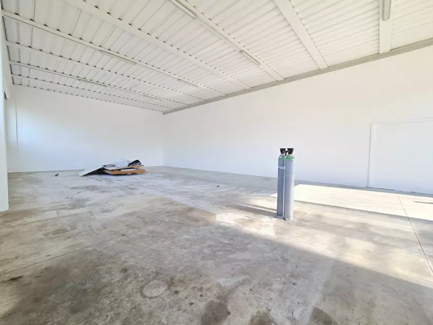 Immagine 6 di Capannone industriale in vendita  in Via Angelo Barovier a Abano Terme