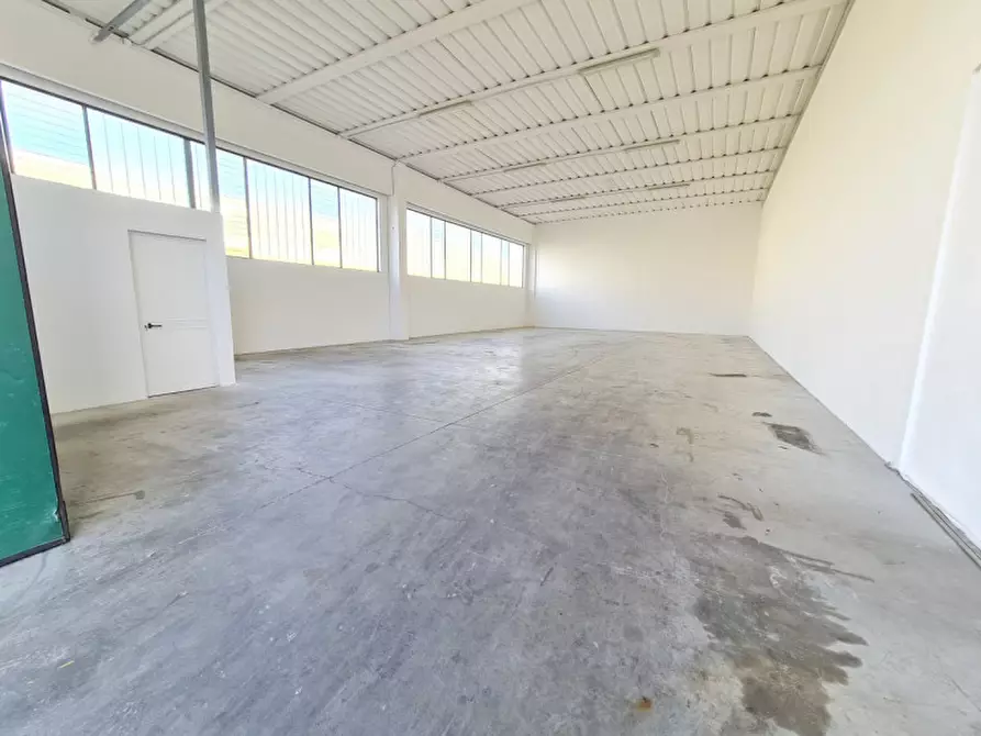 Immagine 9 di Capannone industriale in vendita  in Via Angelo Barovier a Abano Terme