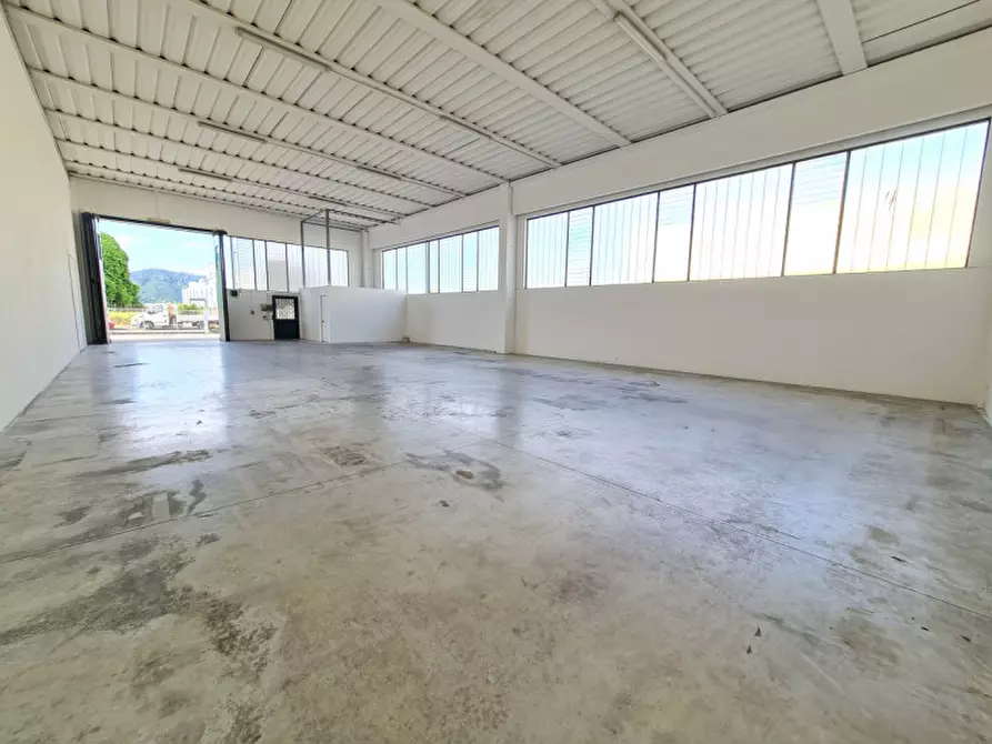 Immagine 10 di Capannone industriale in vendita  in Via Angelo Barovier a Abano Terme
