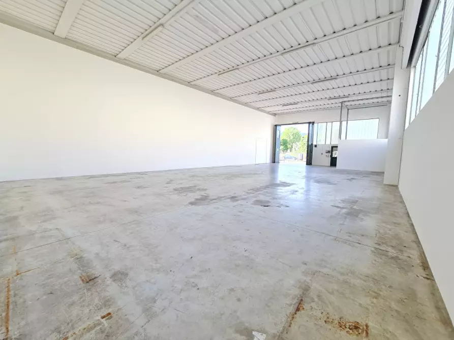 Immagine 11 di Capannone industriale in vendita  in Via Angelo Barovier a Abano Terme