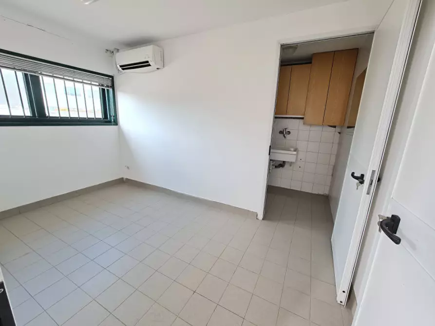 Immagine 12 di Capannone industriale in vendita  in Via Angelo Barovier a Abano Terme