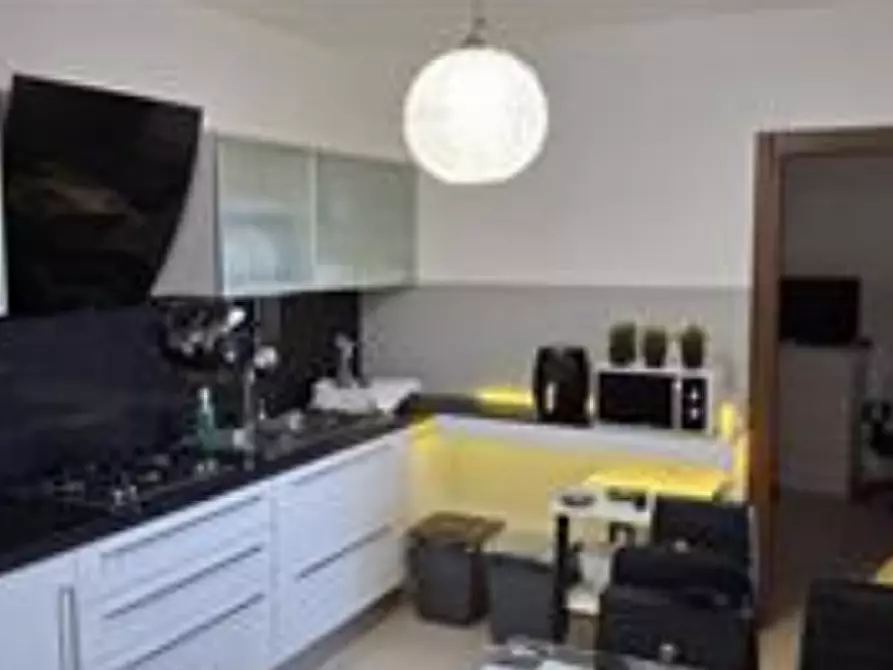 Immagine 3 di Appartamento in vendita  in Via Petrolo 3 a Messina