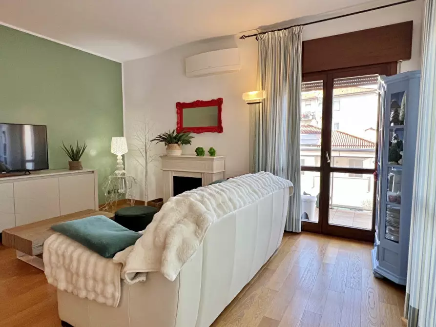 Immagine 11 di Appartamento in vendita  in Via Giuseppe Parini a Vicenza