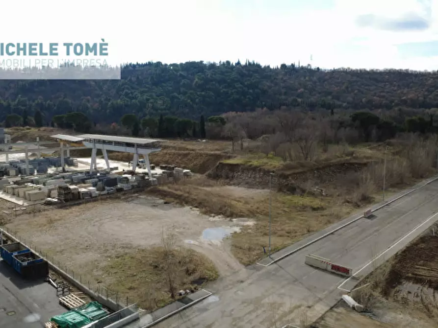 Immagine 2 di Terreno in vendita  in viale primo maggio a Cavaion Veronese