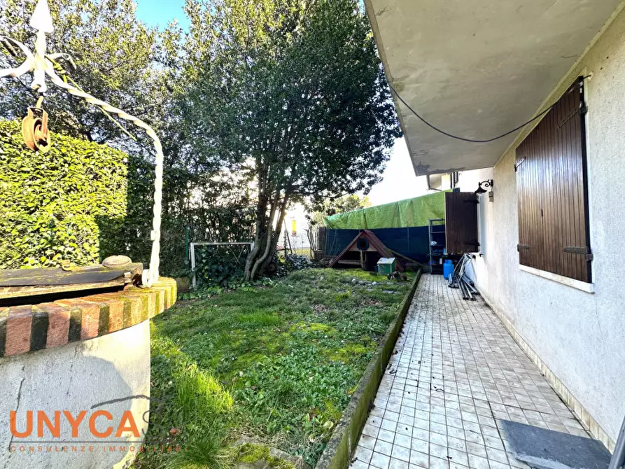 Immagine 3 di Casa bifamiliare in vendita  a Selvazzano Dentro