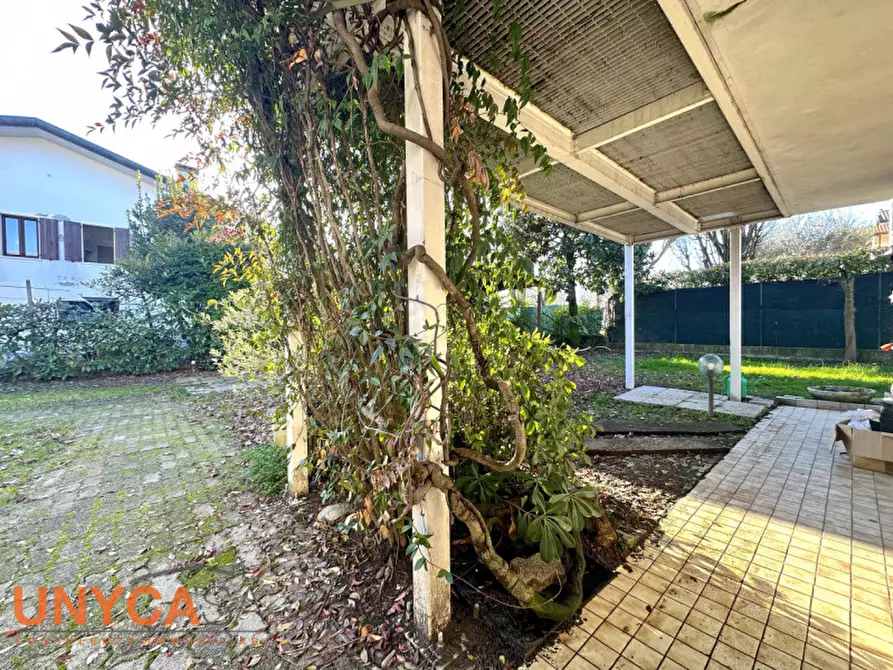 Immagine 11 di Casa bifamiliare in vendita  a Selvazzano Dentro