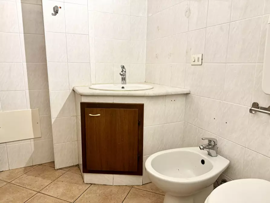 Immagine 19 di Appartamento in vendita  in via Aurelio Saffi 68 a Parma