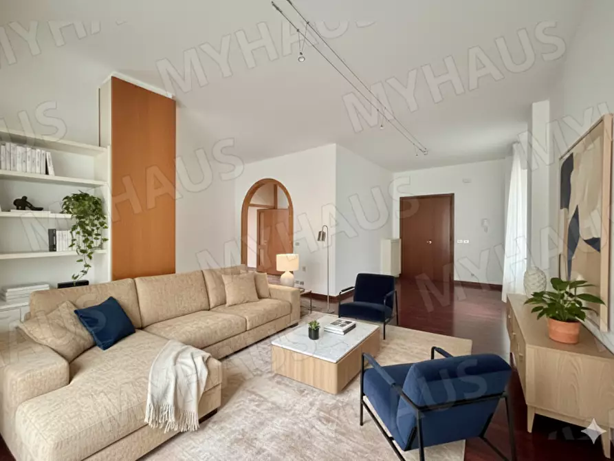 Immagine 1 di Appartamento in vendita  in Viale Cesare Abba, 14 a Cesenatico