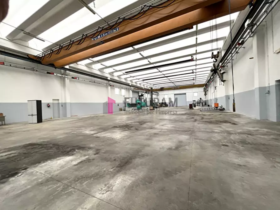 Immagine 1 di Capannone industriale in affitto  in Via James Watt a Piazzola Sul Brenta
