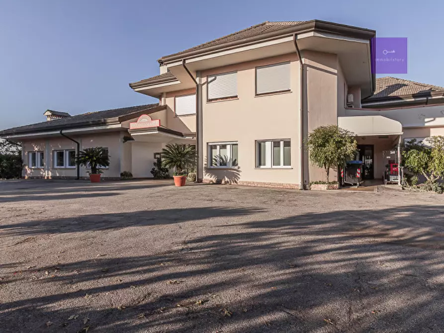 Immagine 1 di Hotel in vendita  a Torreglia