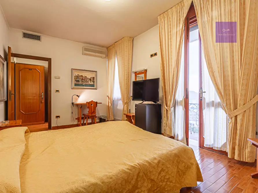 Immagine 44 di Hotel in vendita  a Torreglia