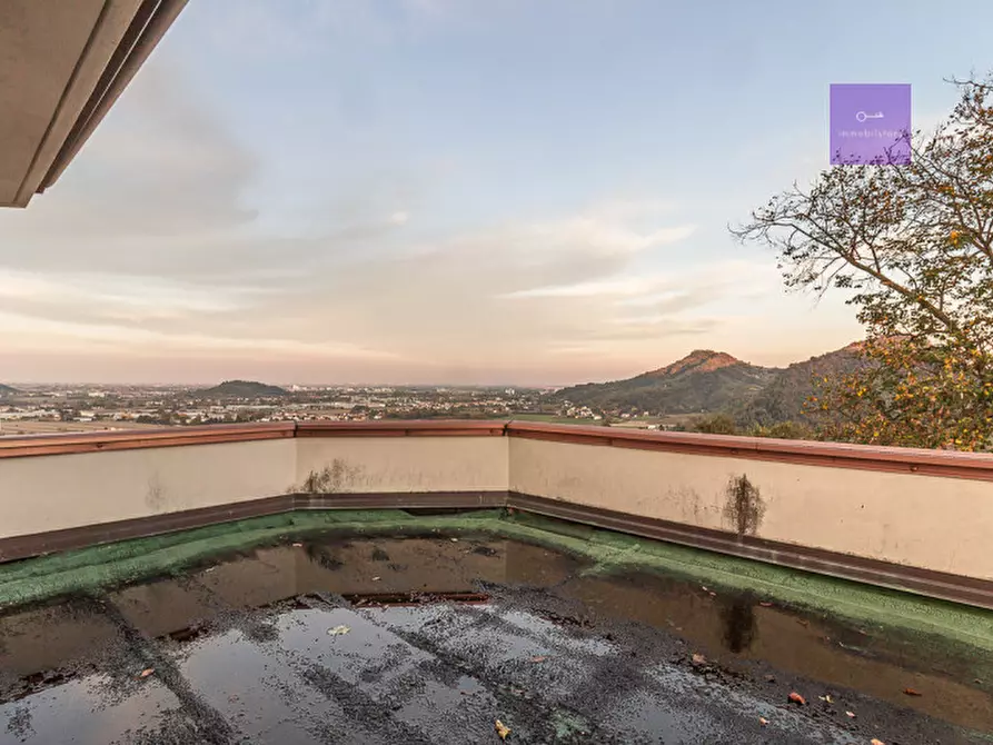 Immagine 48 di Hotel in vendita  a Torreglia