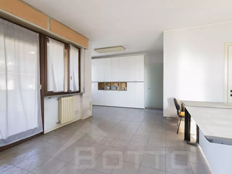 Immagine 1 di Appartamento in vendita  in Viale Guglielmo Marconi a Borgomanero