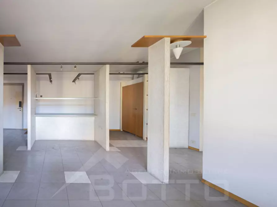 Immagine 5 di Appartamento in vendita  in Viale Guglielmo Marconi a Borgomanero