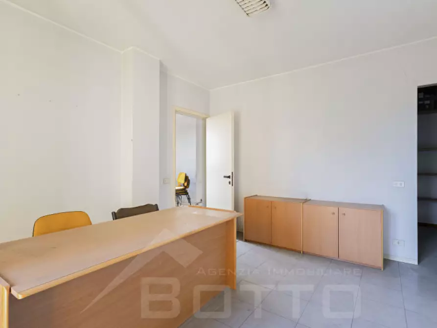 Immagine 15 di Appartamento in vendita  in Viale Guglielmo Marconi a Borgomanero